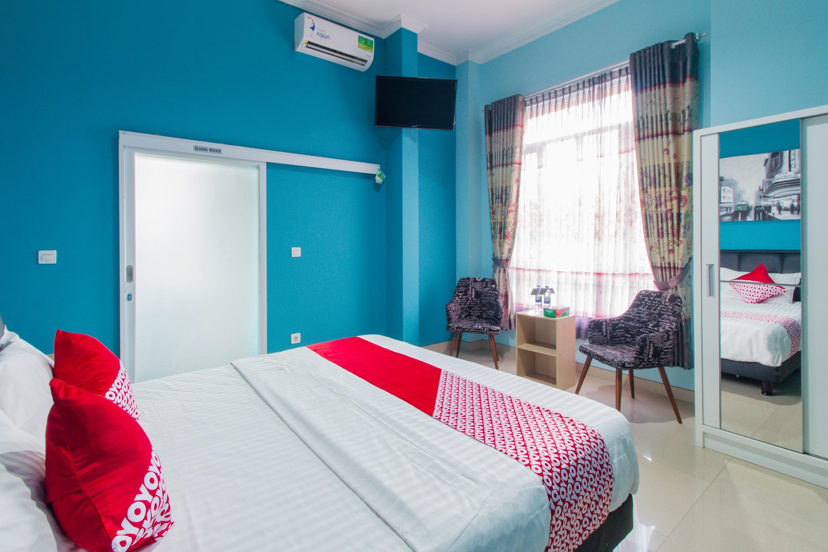 Oyo 871 Aira Costel Hotel Чианджур Екстериор снимка